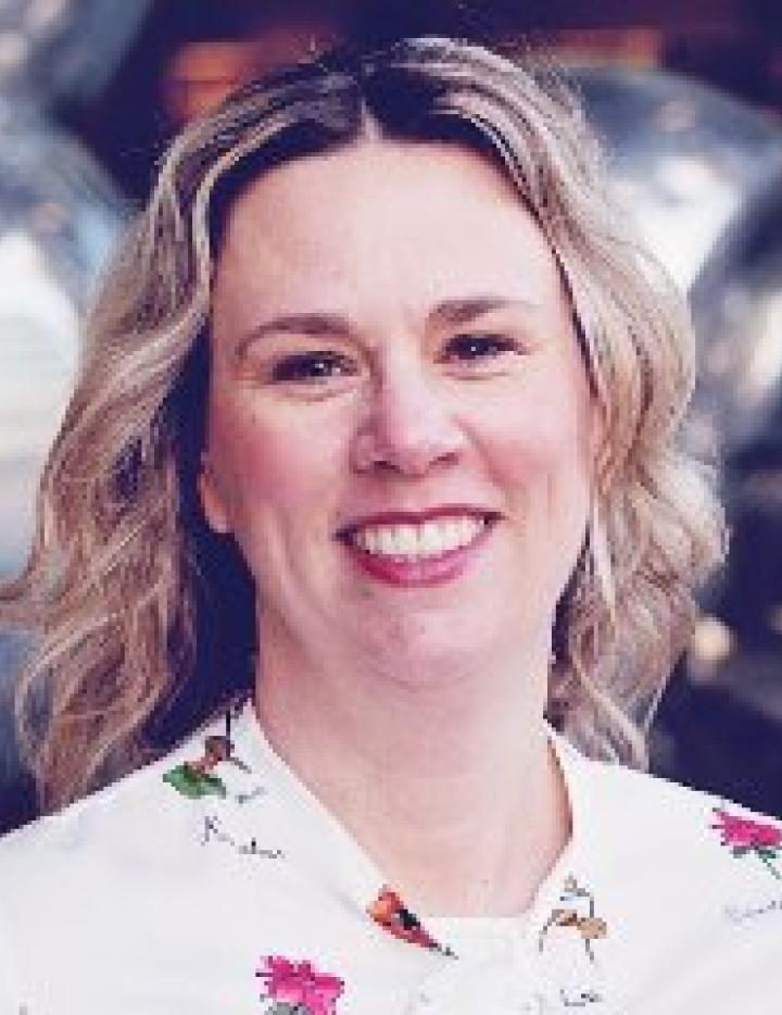 Photo of Tara Leslie